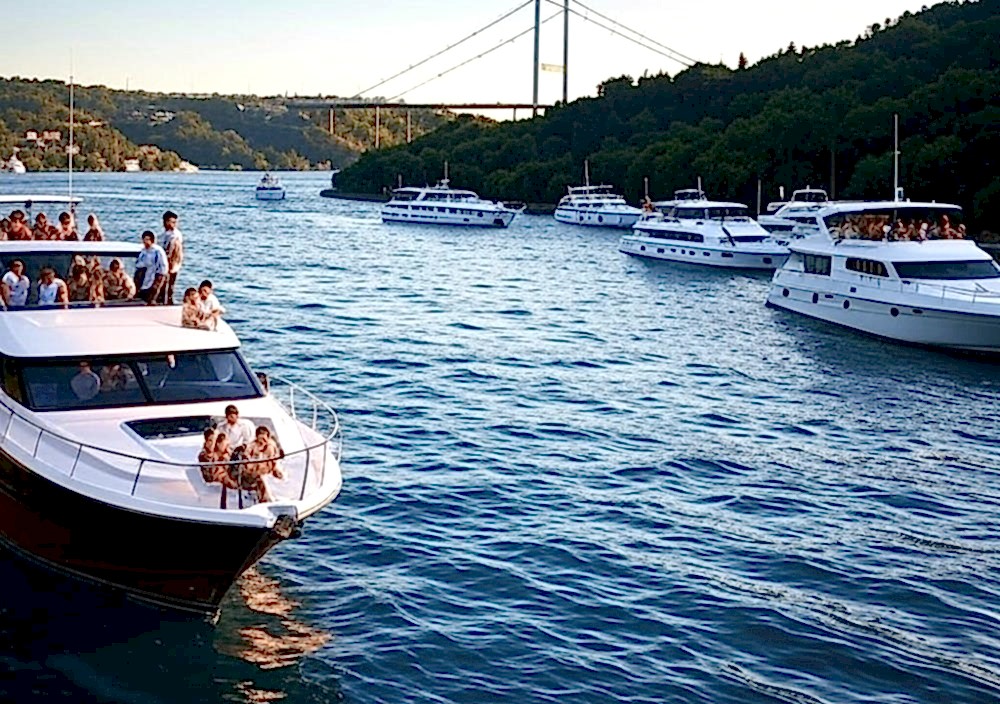 İstanbulda Saatlik Yat Kiralama: Merak Edilen Her Şeye Yanıt
